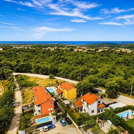 Villa Villa Dana Porec - Luxury Oasis With Pool & Whirlpool, 6 Min To The Sea Porec