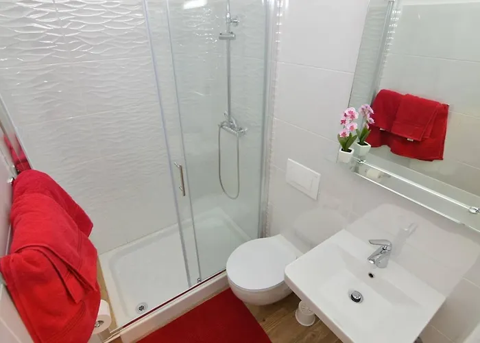 Dana - 6min Drive To The - Pool - Whirpool فيلة